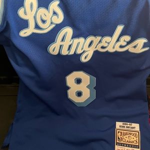 Kobe (8) jersey with matching hat